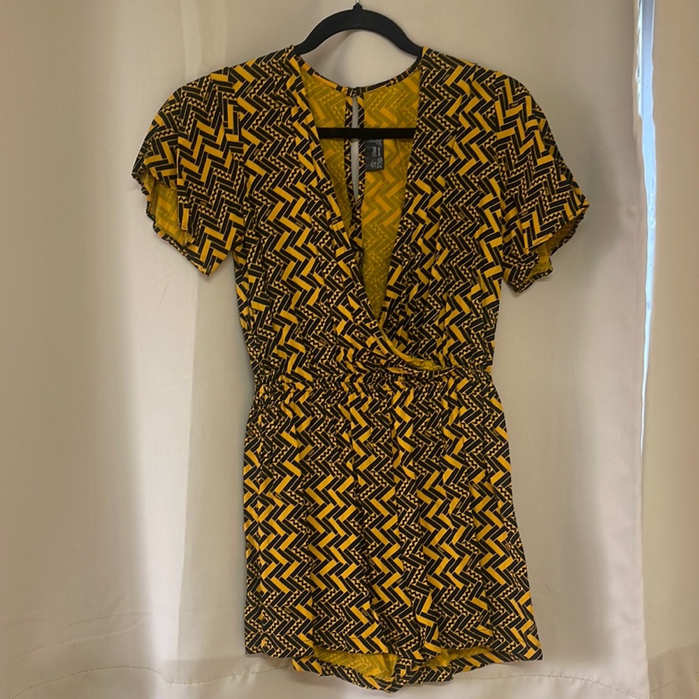 Woman’s Aloha Print Romper